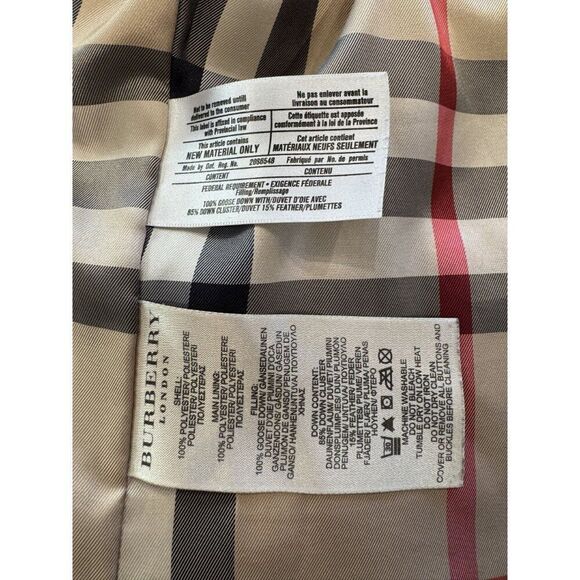 Burberry Quilted Goose Down Belted Puffer in Black Size S - Picture 11 of 12